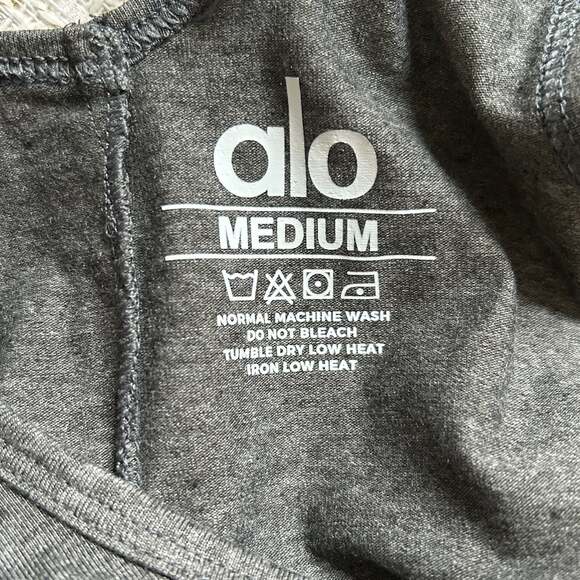 Alo Yoga Aspire Tank Top in charcoal size m - Picture 3 of 4